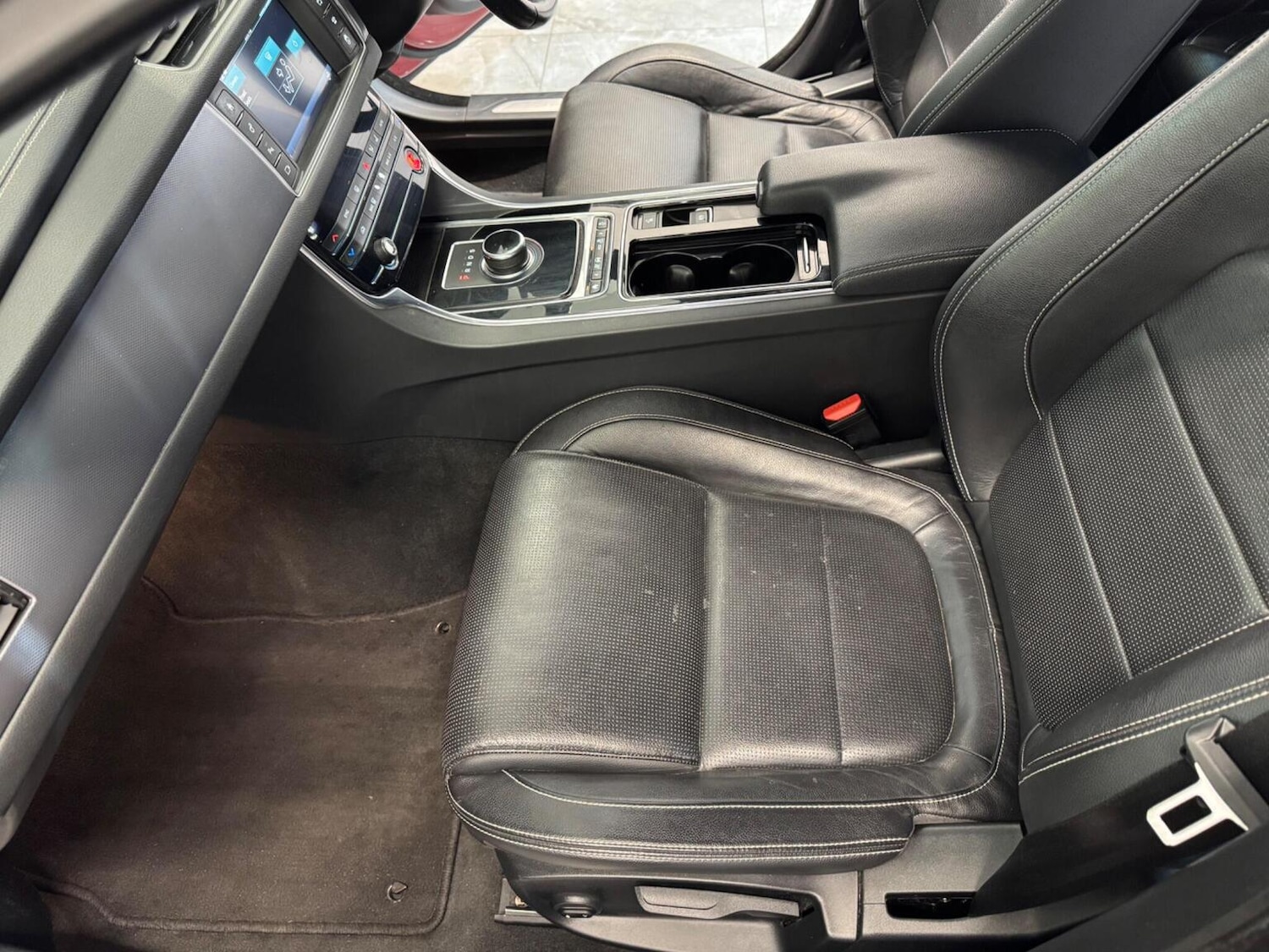 Used Jaguar XF 2016 for sale - 77796903: Photo 36