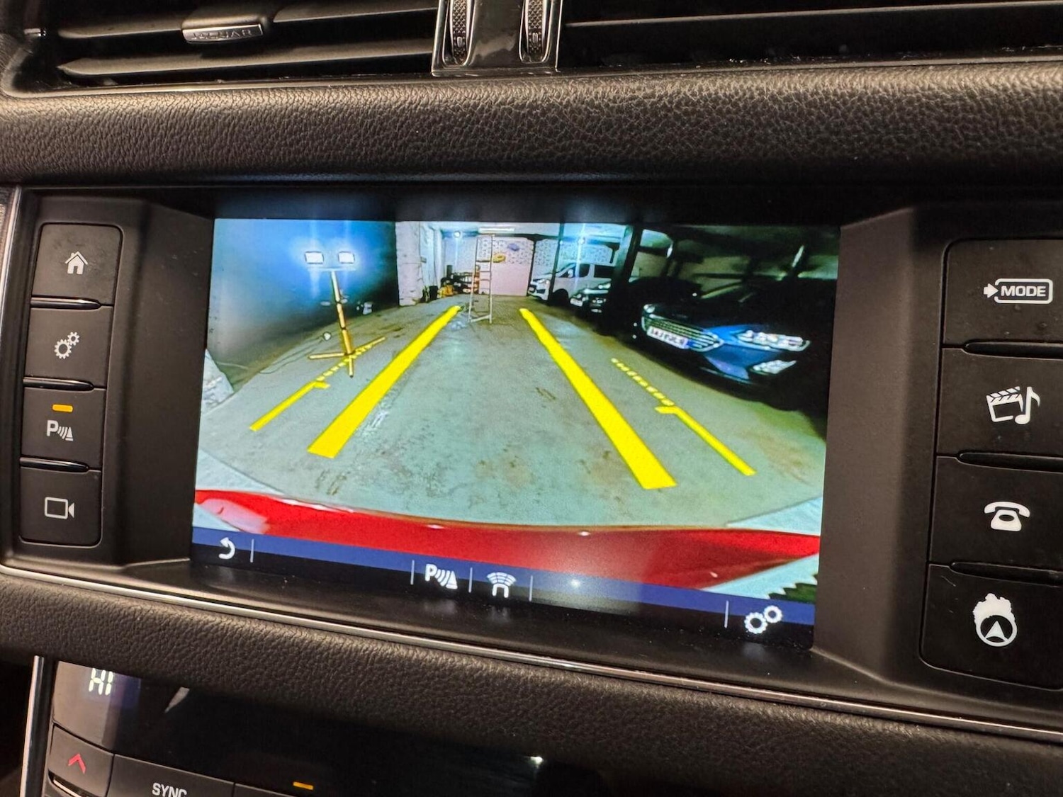 Used Jaguar XF 2016 for sale - 77796903: Photo 40