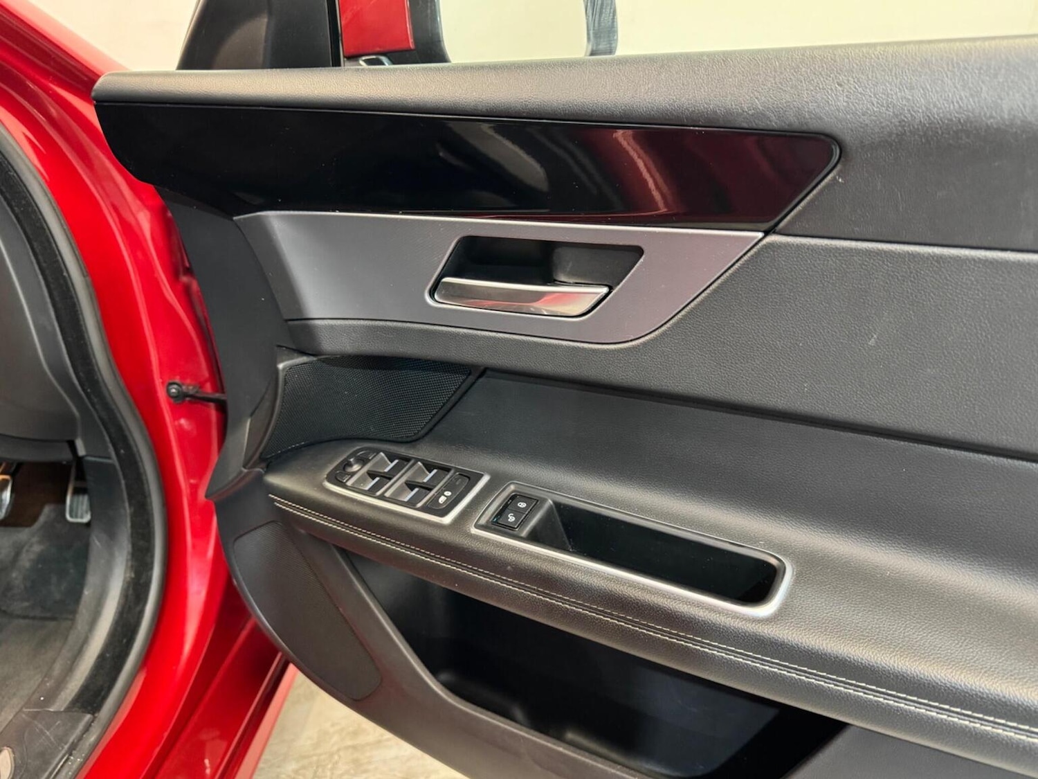 Used Jaguar XF 2016 for sale - 77796903: Photo 52