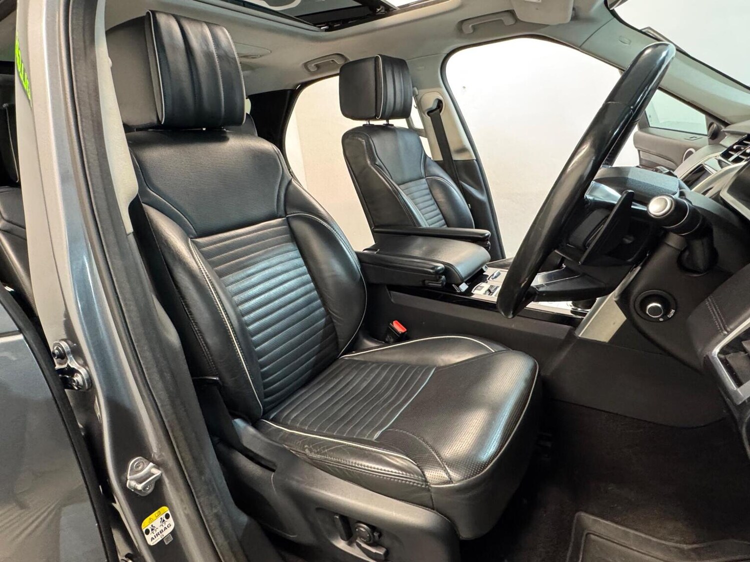 Used Land Rover Discovery 2017 for sale - 77915705: Photo 11