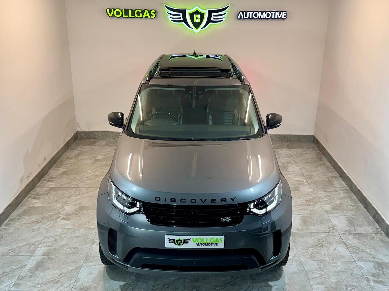 Used Land Rover Discovery 2017 for sale - 77915705: Photo 2