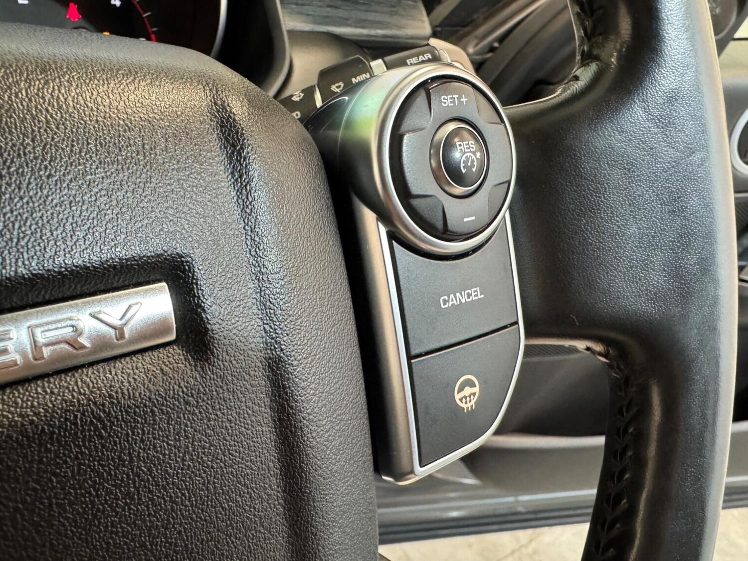 Used Land Rover Discovery 2017 for sale - 77915705: Photo 24