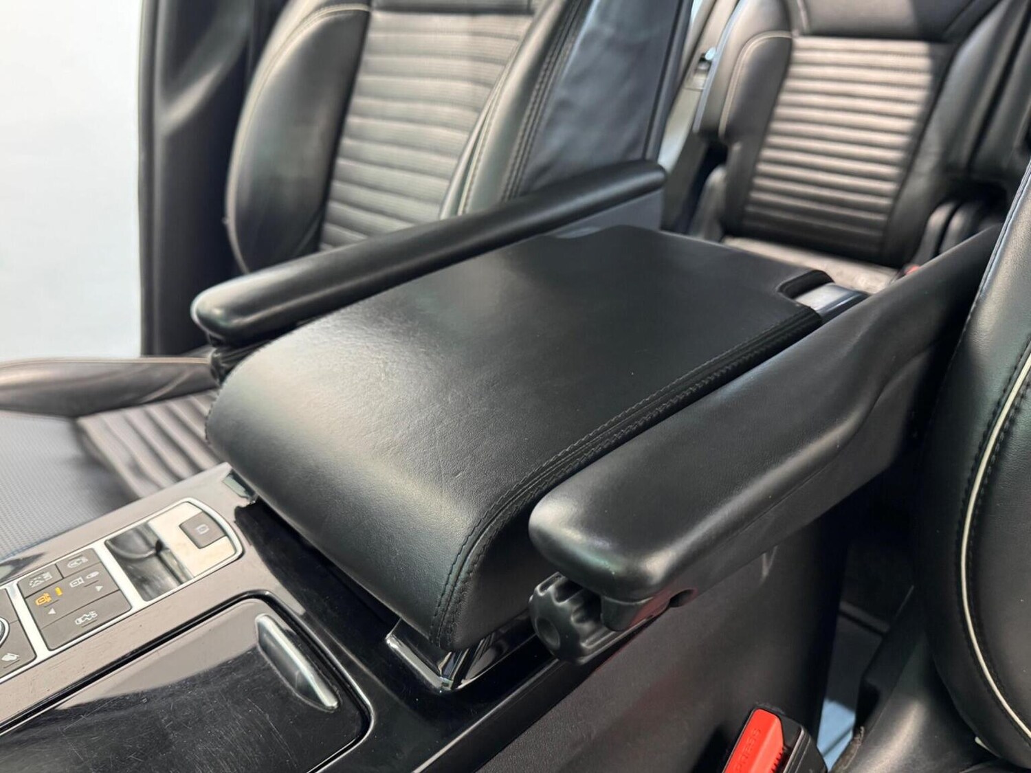 Used Land Rover Discovery 2017 for sale - 77915705: Photo 31