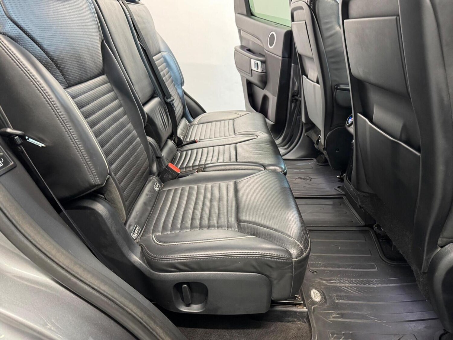 Used Land Rover Discovery 2017 for sale - 77915705: Photo 34