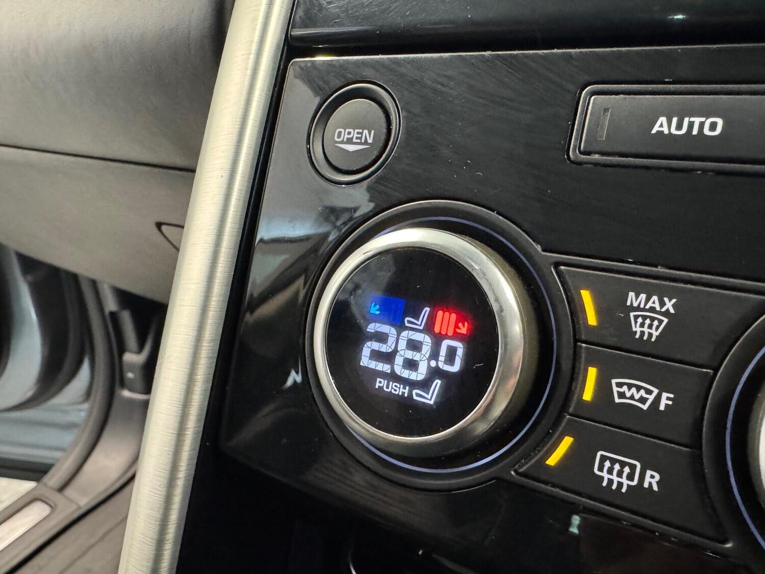 Used Land Rover Discovery 2017 for sale - 77915705: Photo 44