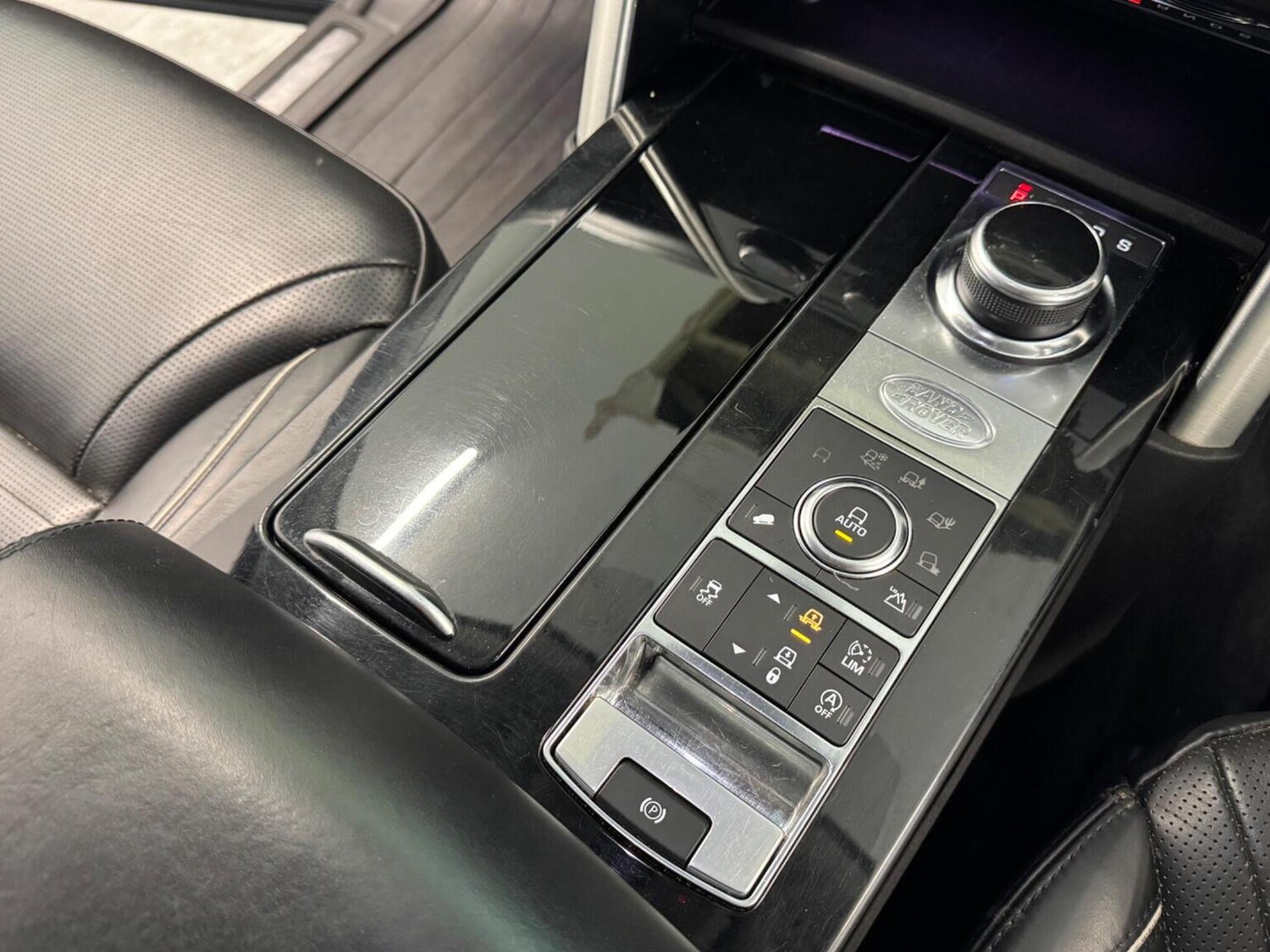 Used Land Rover Discovery 2017 for sale - 77915705: Photo 47