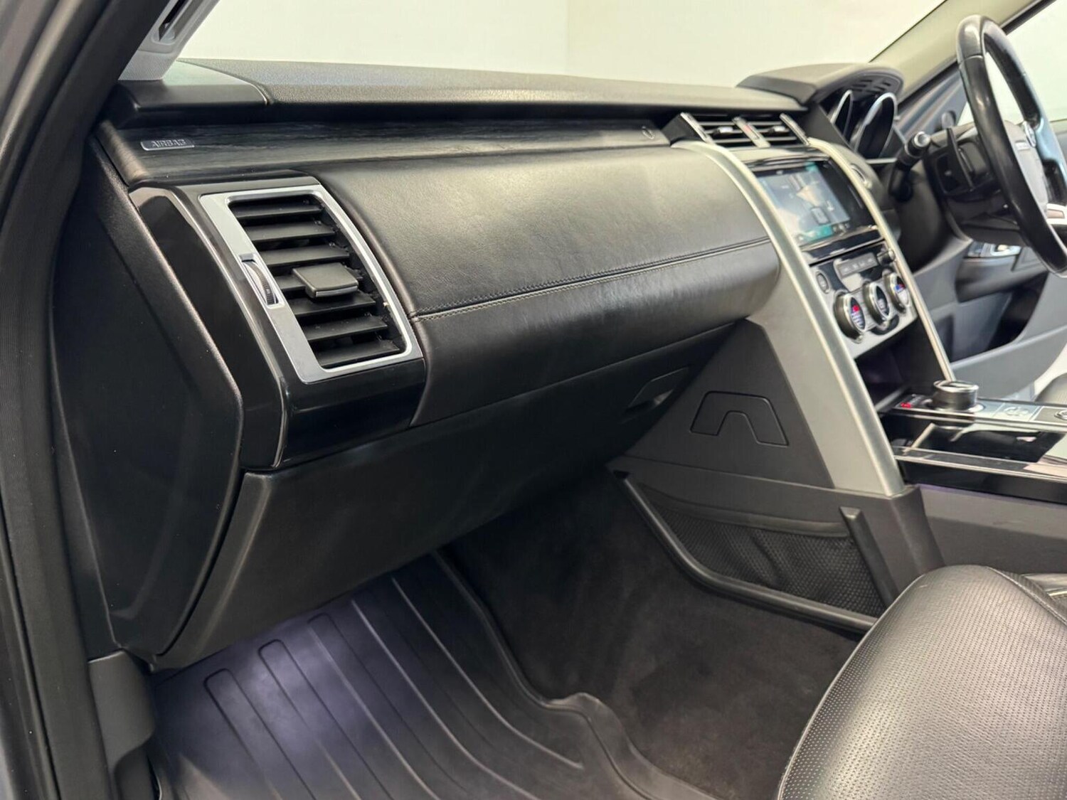 Used Land Rover Discovery 2017 for sale - 77915705: Photo 54