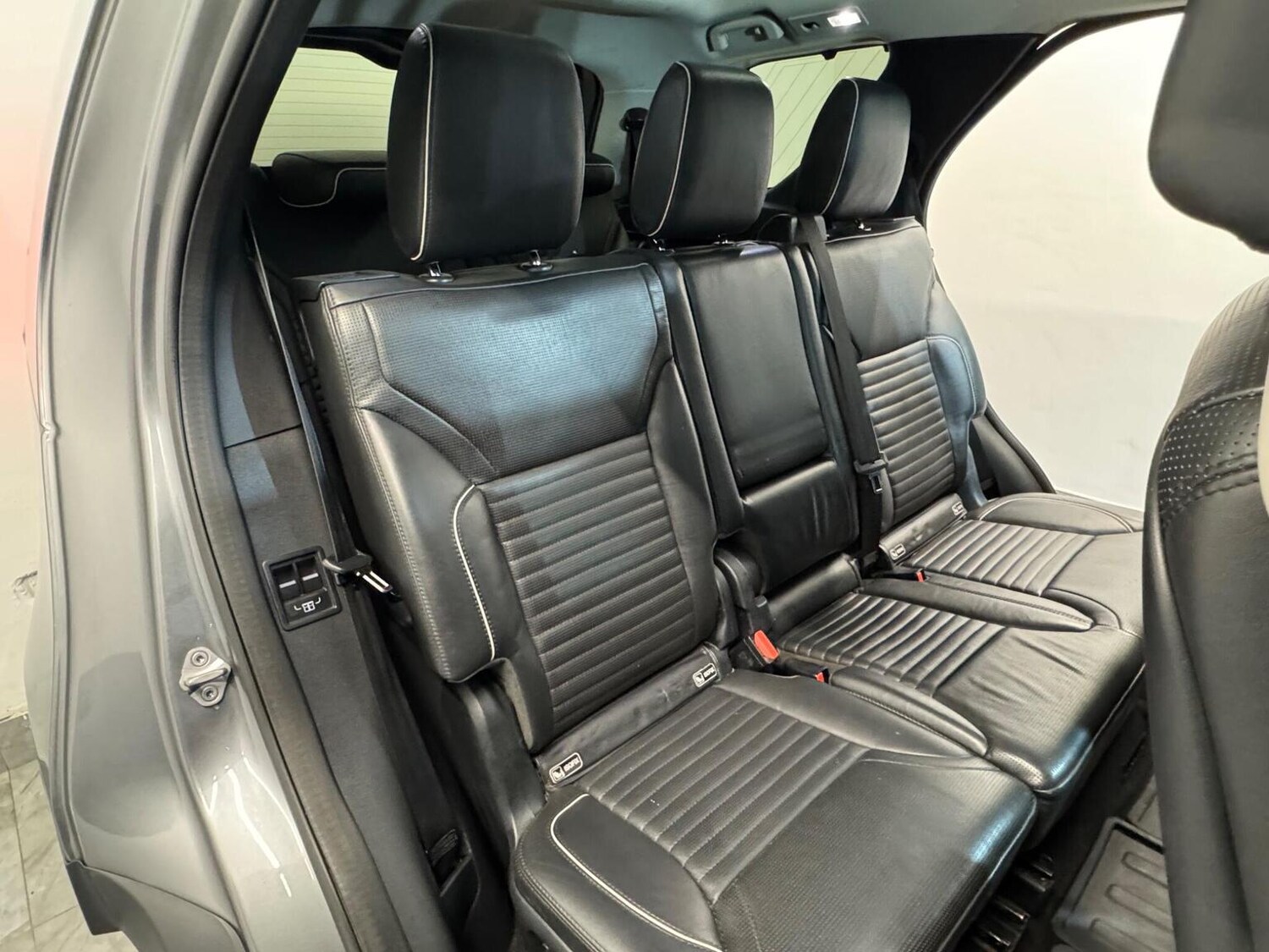 Used Land Rover Discovery 2017 for sale - 77915705: Photo 59