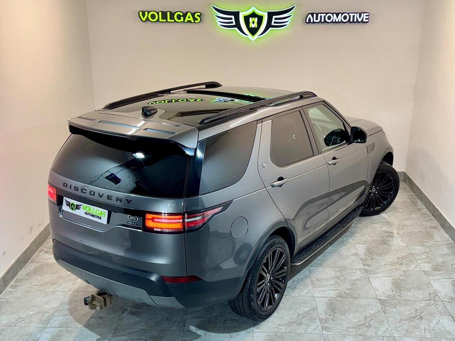 Used Land Rover Discovery 2017 for sale - 77915705: Photo 6