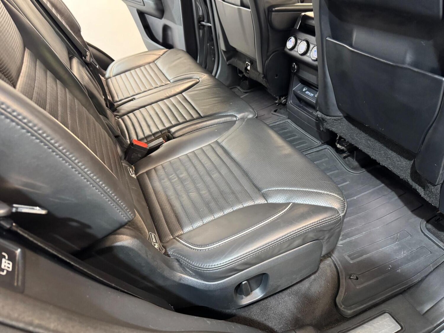 Used Land Rover Discovery 2017 for sale - 77915705: Photo 68