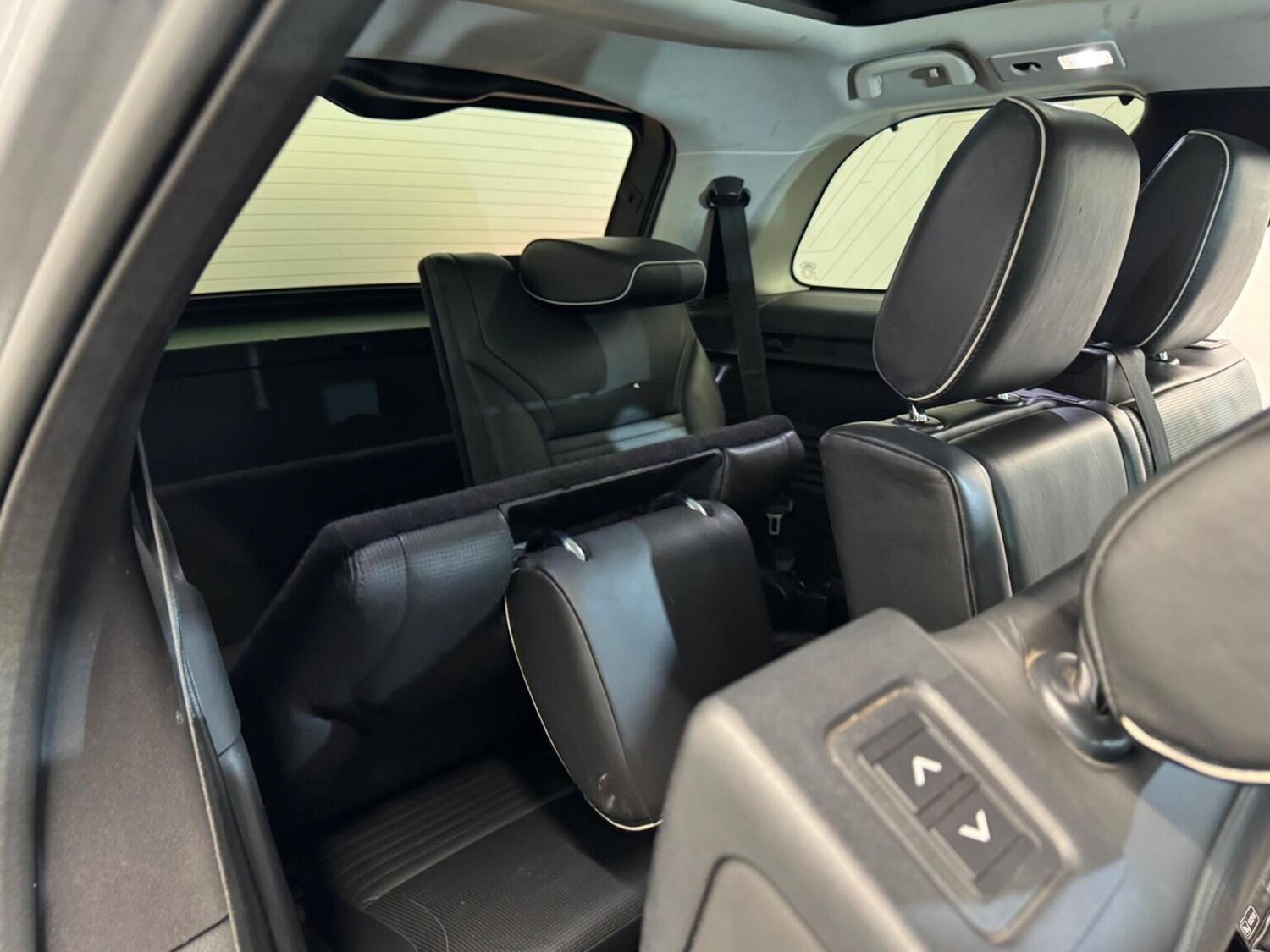 Used Land Rover Discovery 2017 for sale - 77915705: Photo 75