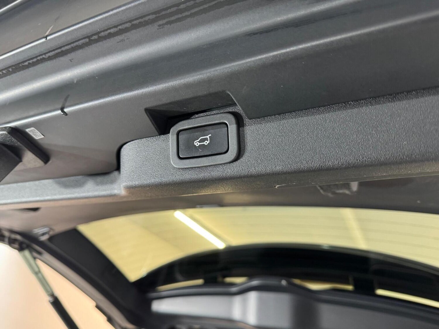 Used Land Rover Discovery 2017 for sale - 77915705: Photo 82