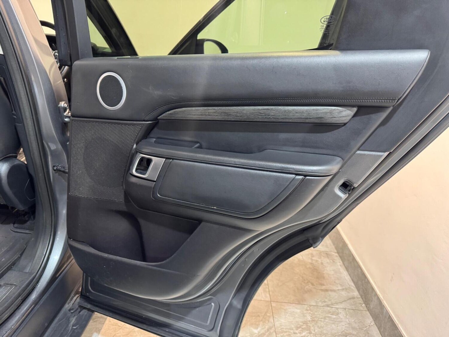 Used Land Rover Discovery 2017 for sale - 77915705: Photo 84