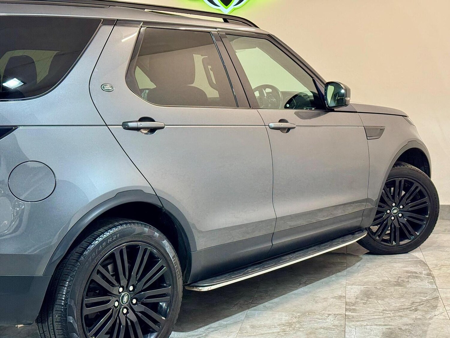 Used Land Rover Discovery 2017 for sale - 77915705: Photo 95