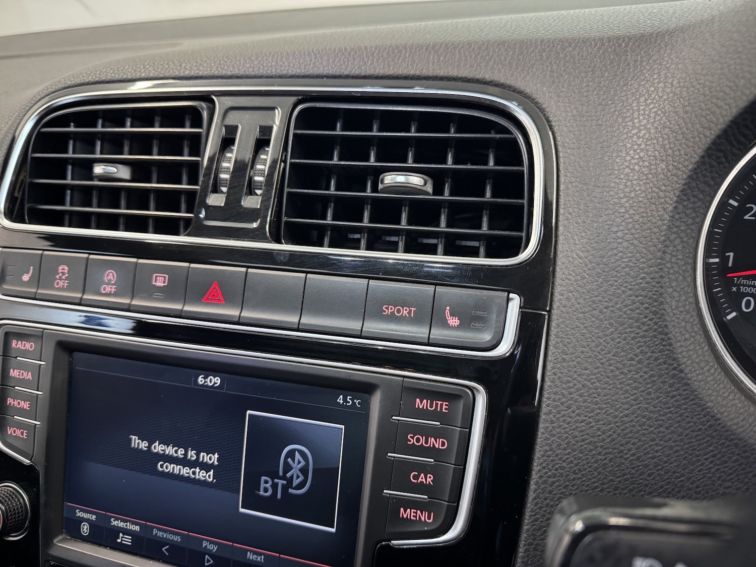 Used Volkswagen Polo 2017 for sale - 77296850: Photo 29