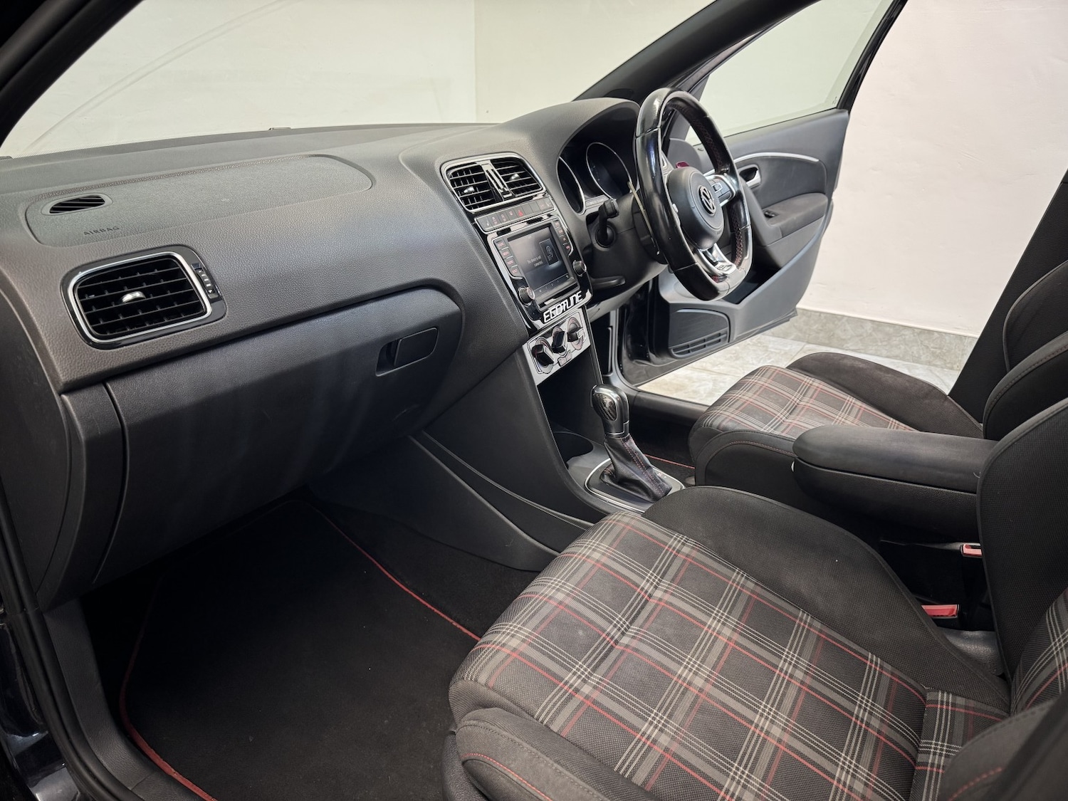 Used Volkswagen Polo 2017 for sale - 77296850: Photo 47