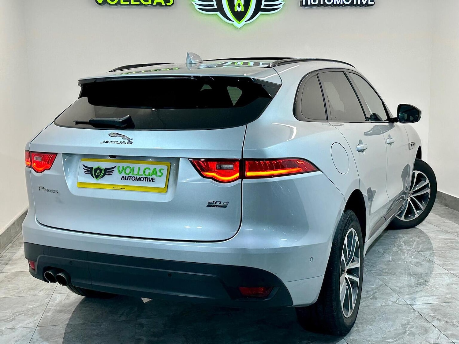 Used Jaguar F-Pace 2017 for sale - 77398332: Photo 18