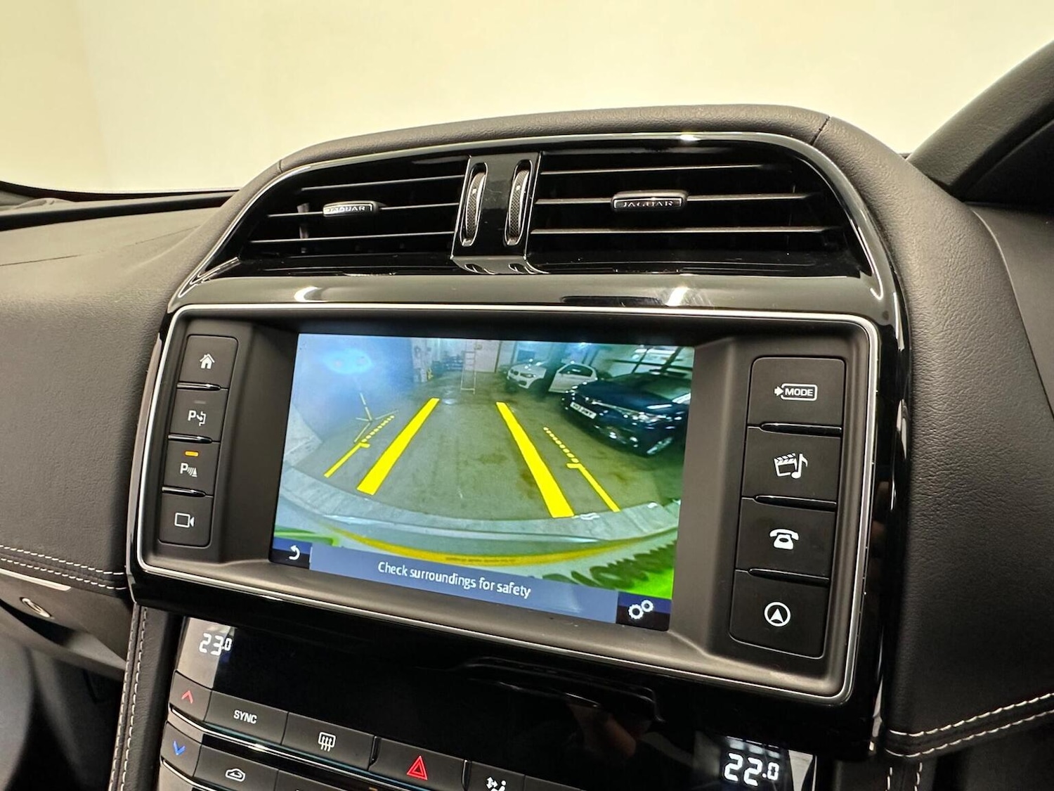 Used Jaguar F-Pace 2017 for sale - 77398332: Photo 30