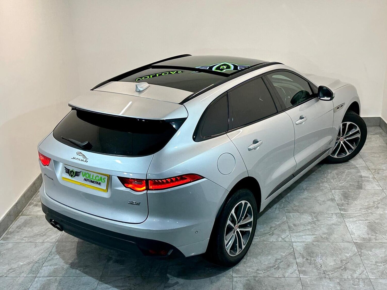 Used Jaguar F-Pace 2017 for sale - 77398332: Photo 63