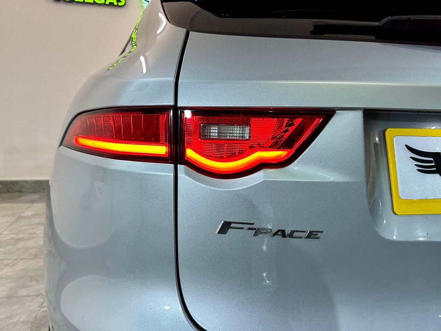 Used Jaguar F-Pace 2017 for sale - 77398332: Photo 65