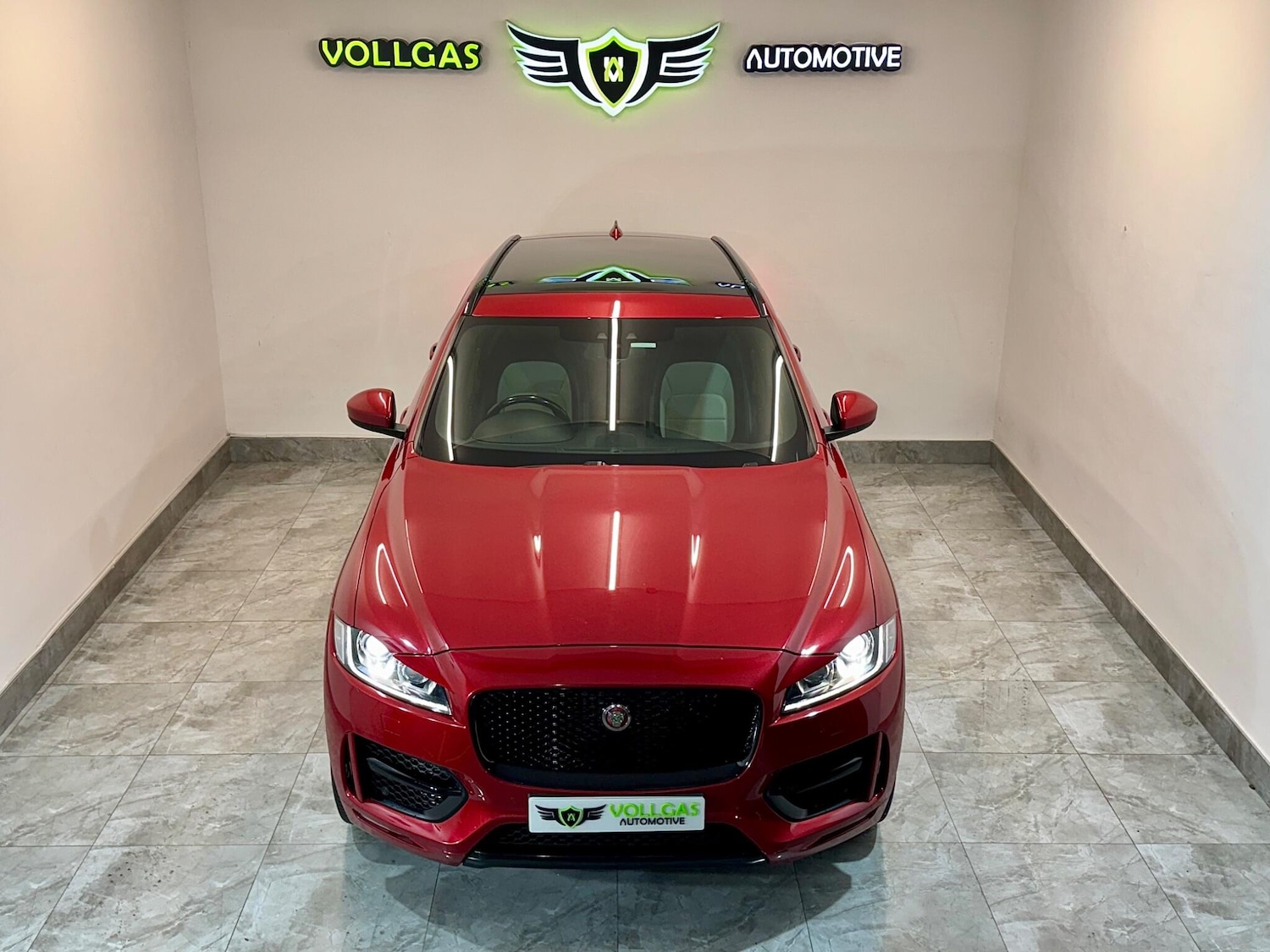 Used Jaguar F-Pace for sale - 76727526: Photo 2