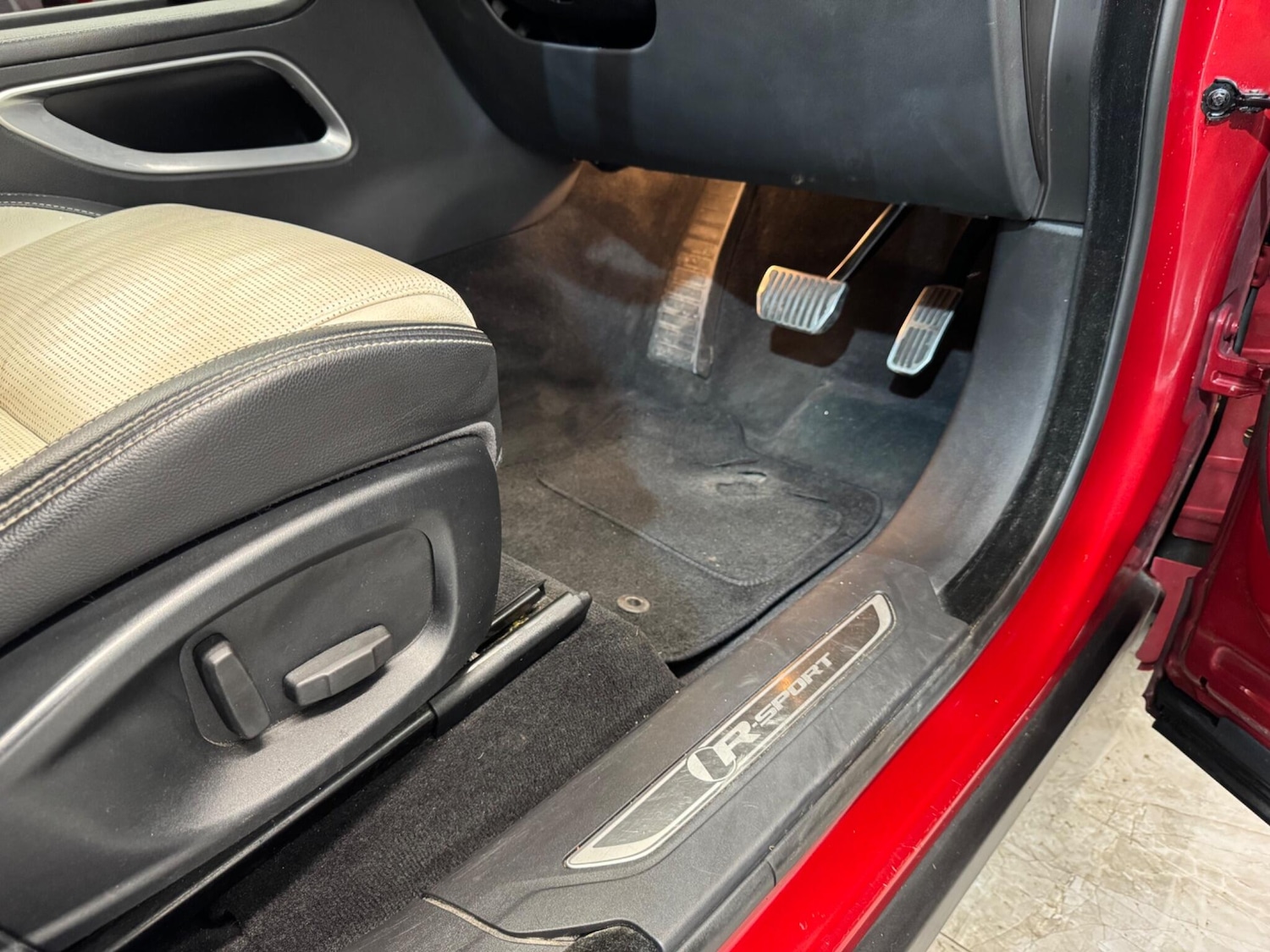 Used Jaguar F-Pace for sale - 76727526: Photo 24