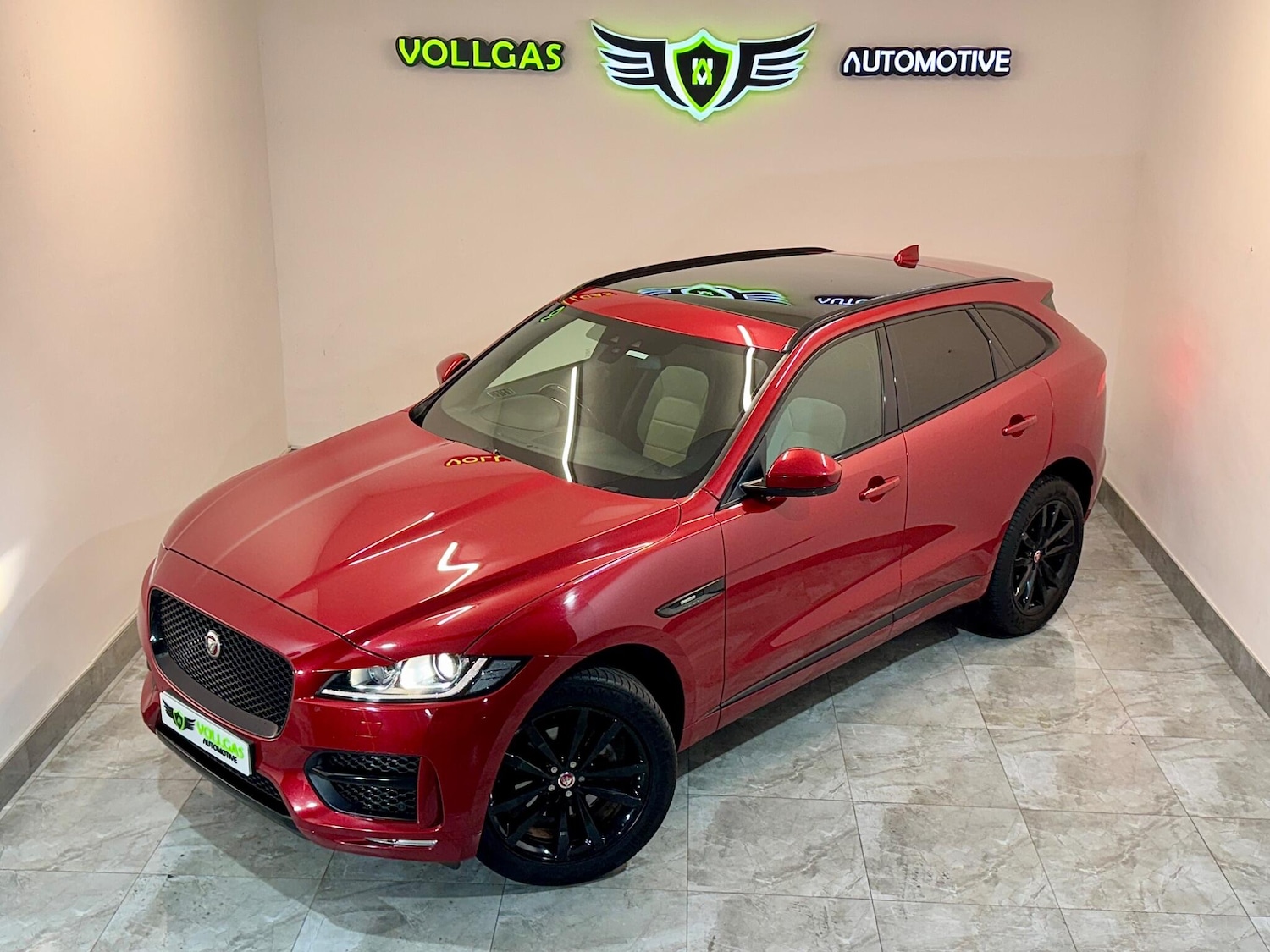 Used Jaguar F-Pace for sale - 76727526: Photo 3