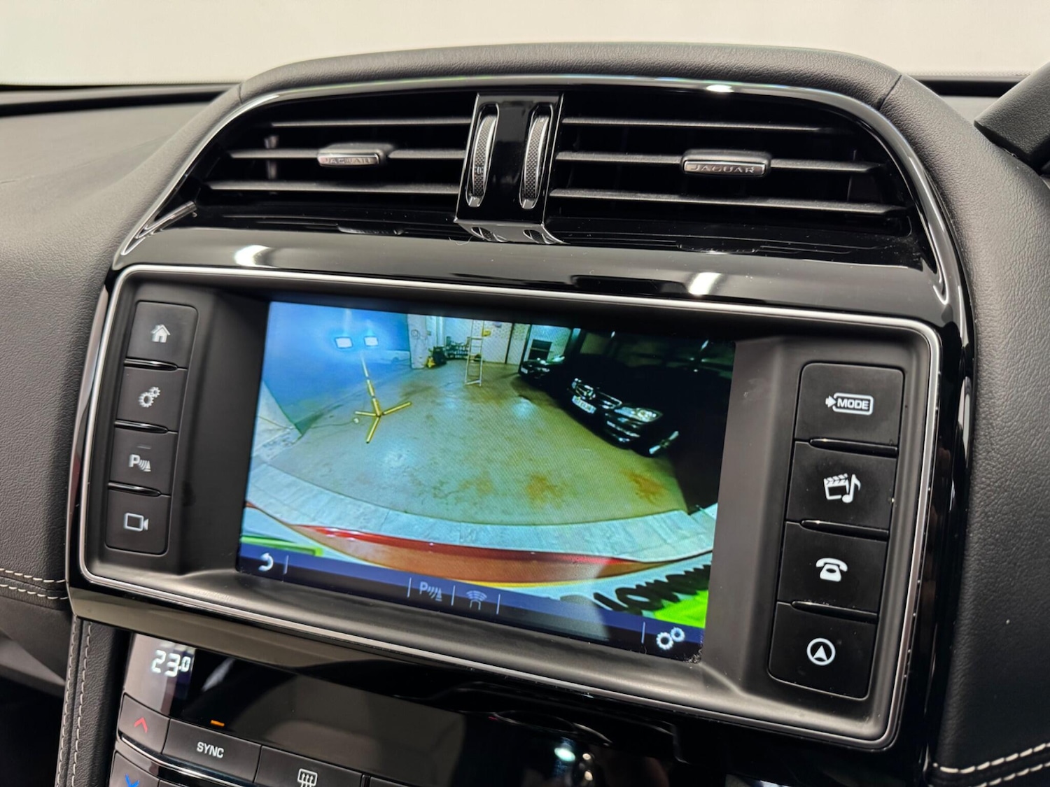 Used Jaguar F-Pace for sale - 76727526: Photo 32