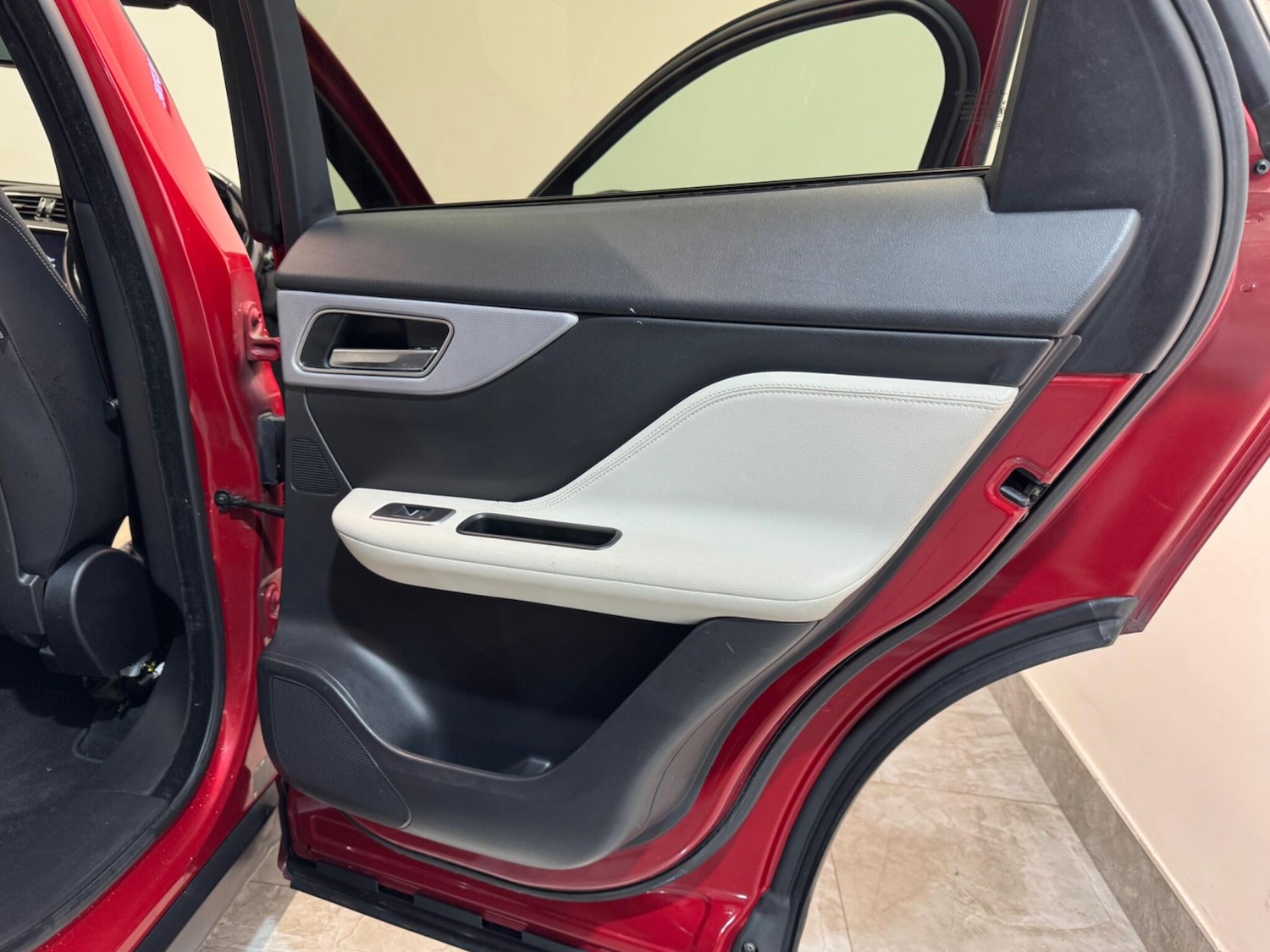 Used Jaguar F-Pace for sale - 76727526: Photo 62