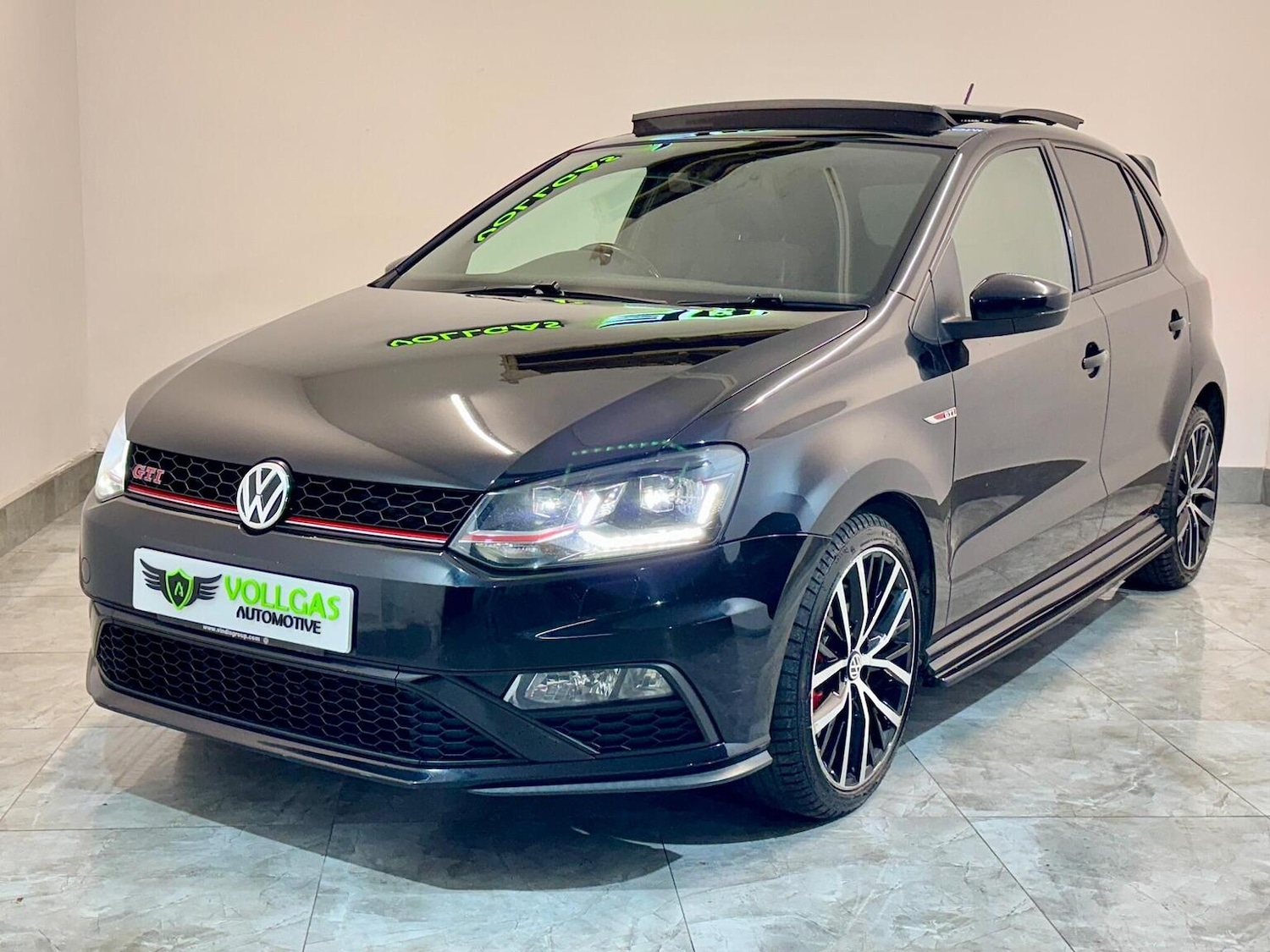 Used Volkswagen Polo 2017 for sale - 77350104: Photo 2