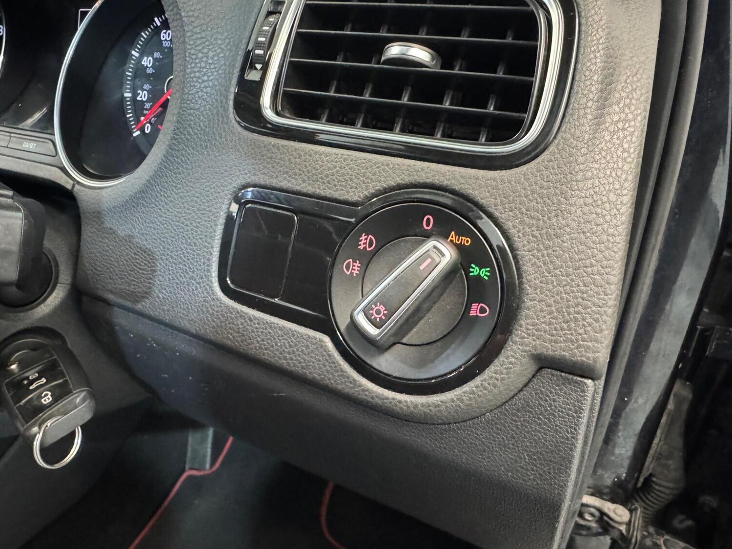 Used Volkswagen Polo 2017 for sale - 77350104: Photo 27