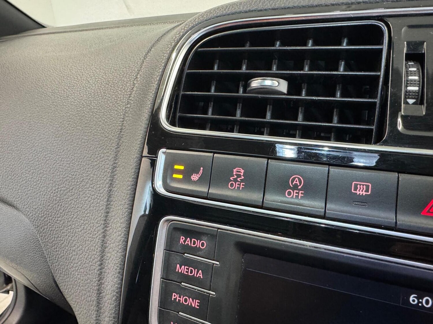 Used Volkswagen Polo 2017 for sale - 77350104: Photo 30