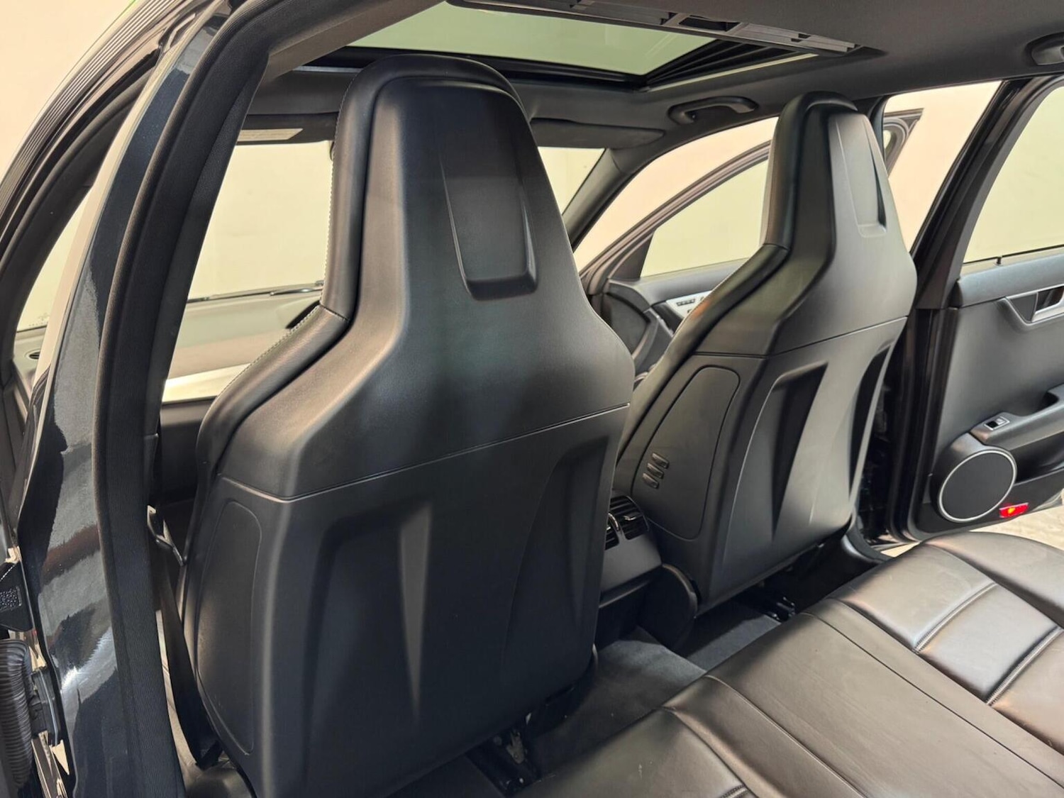 Used Mercedes-Benz C Class 2013 for sale - 77398388: Photo 60