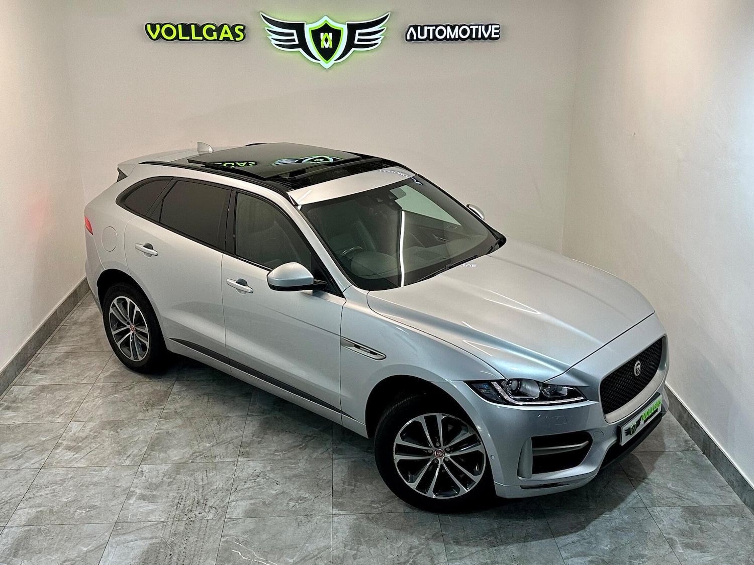 Used Jaguar F-Pace for sale - 76727528: Photo 1
