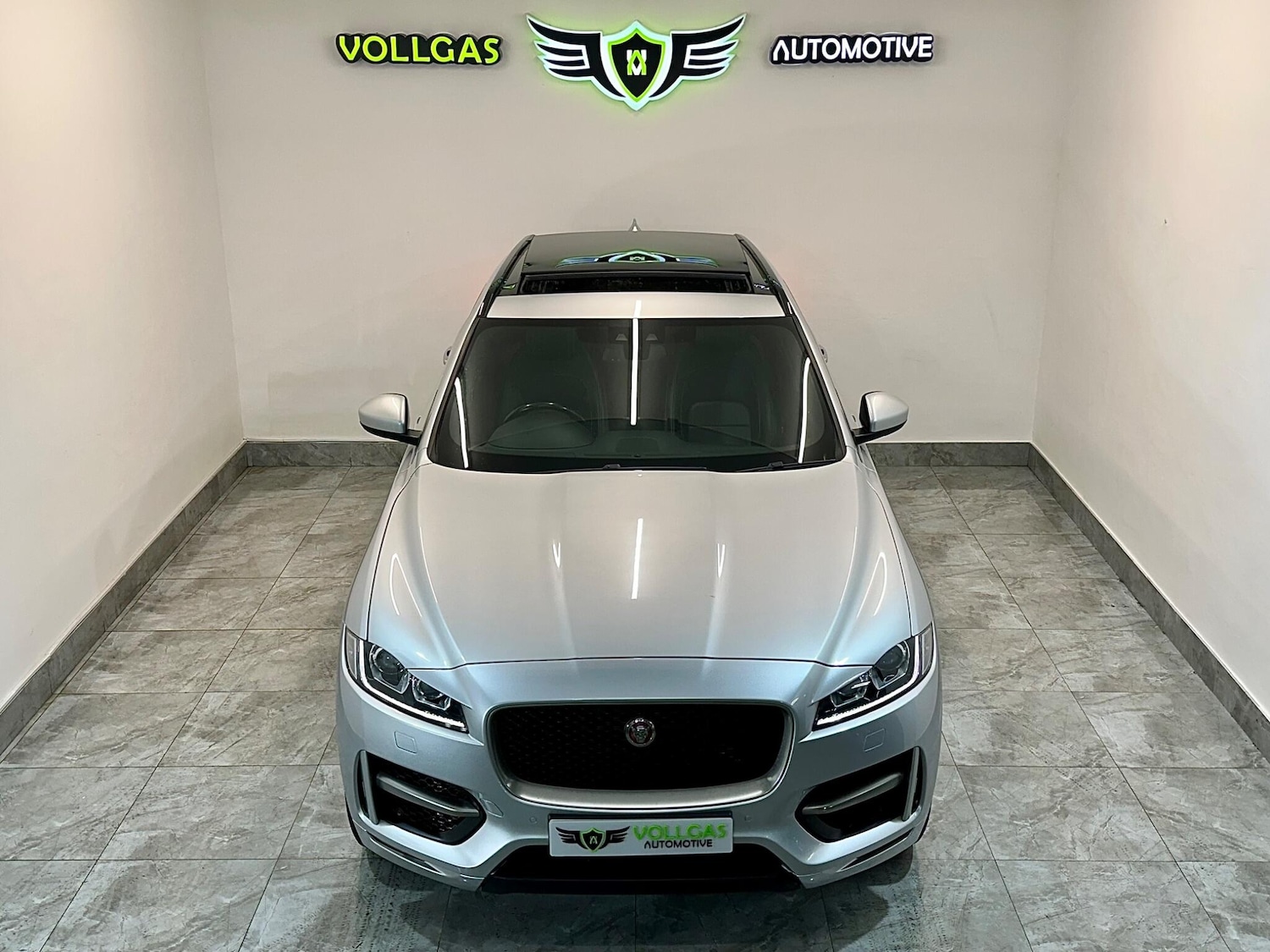 Used Jaguar F-Pace for sale - 76727528: Photo 2