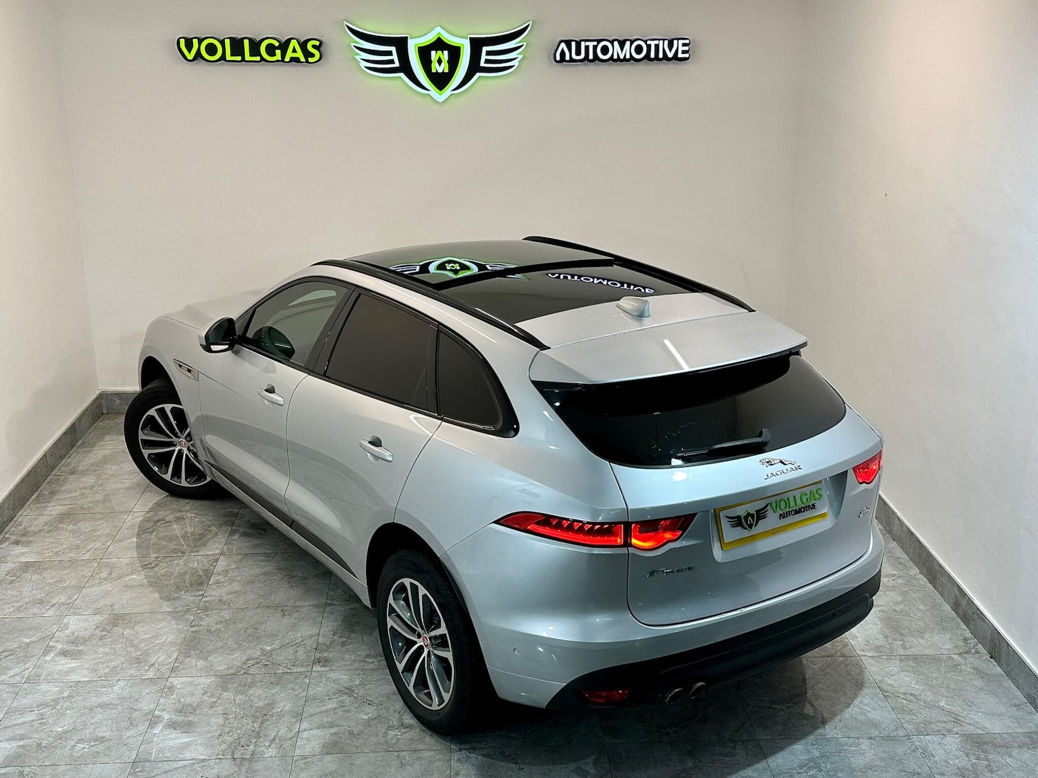 Used Jaguar F-Pace for sale - 76727528: Photo 4