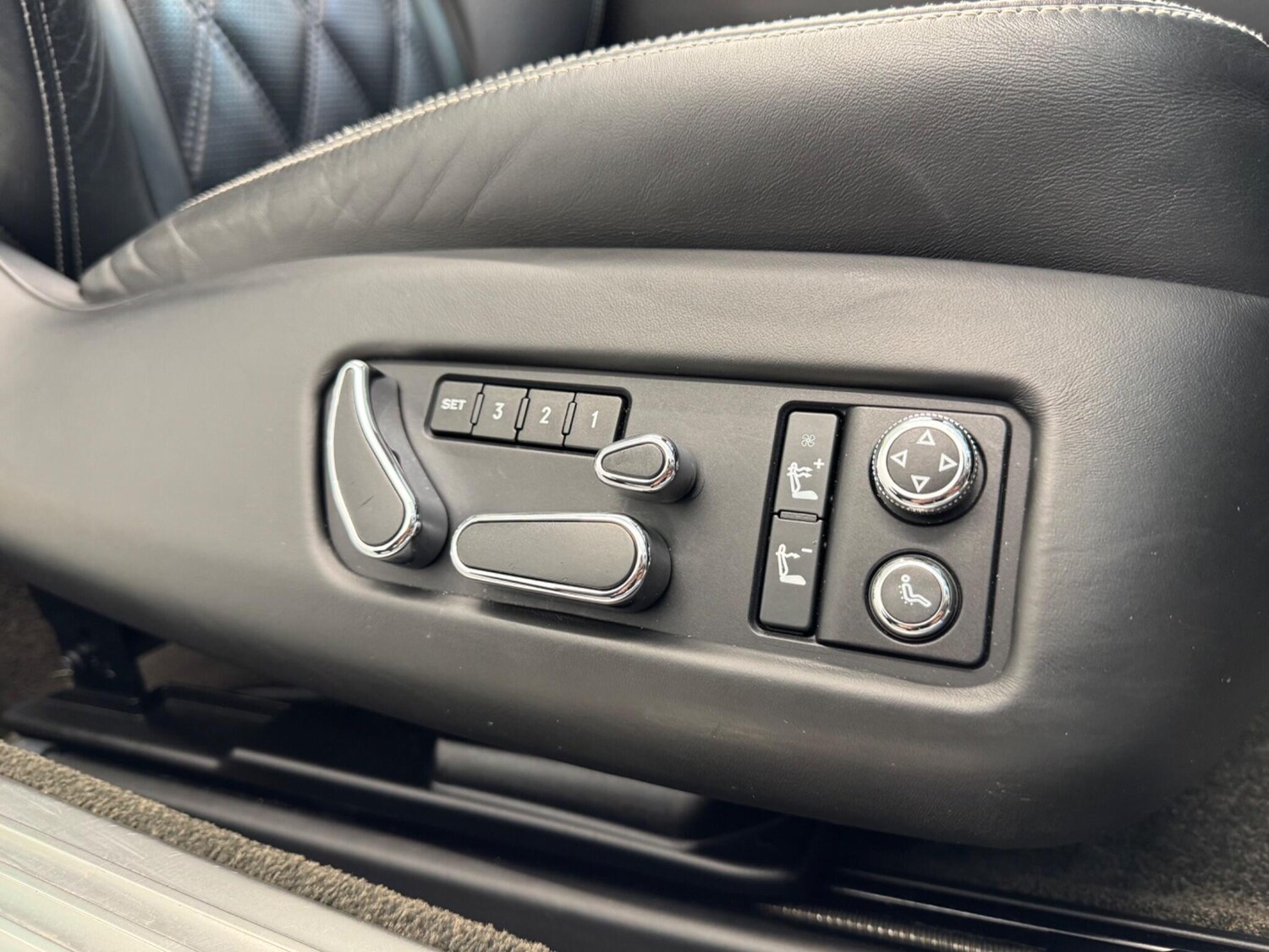 Used Bentley Continental 2015 for sale - 76370139: Photo 40