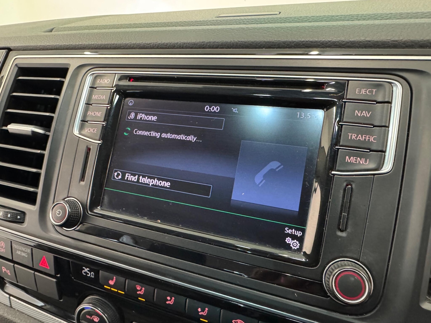 Used Volkswagen Caravelle 2016 for sale - 76592830: Photo 32