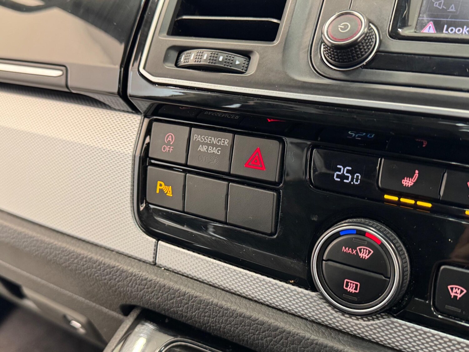 Used Volkswagen Caravelle 2016 for sale - 76592830: Photo 35