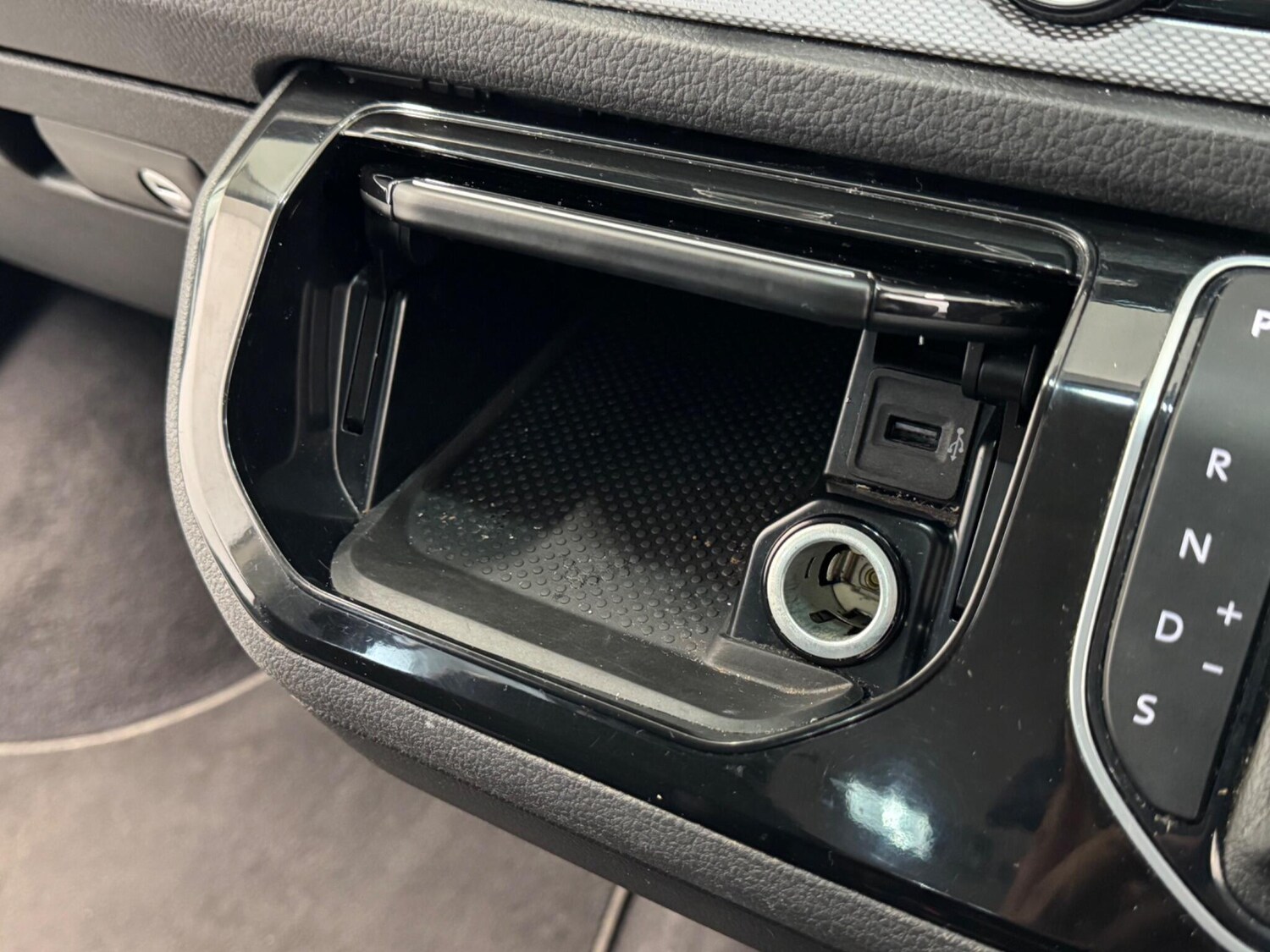 Used Volkswagen Caravelle 2016 for sale - 76592830: Photo 39