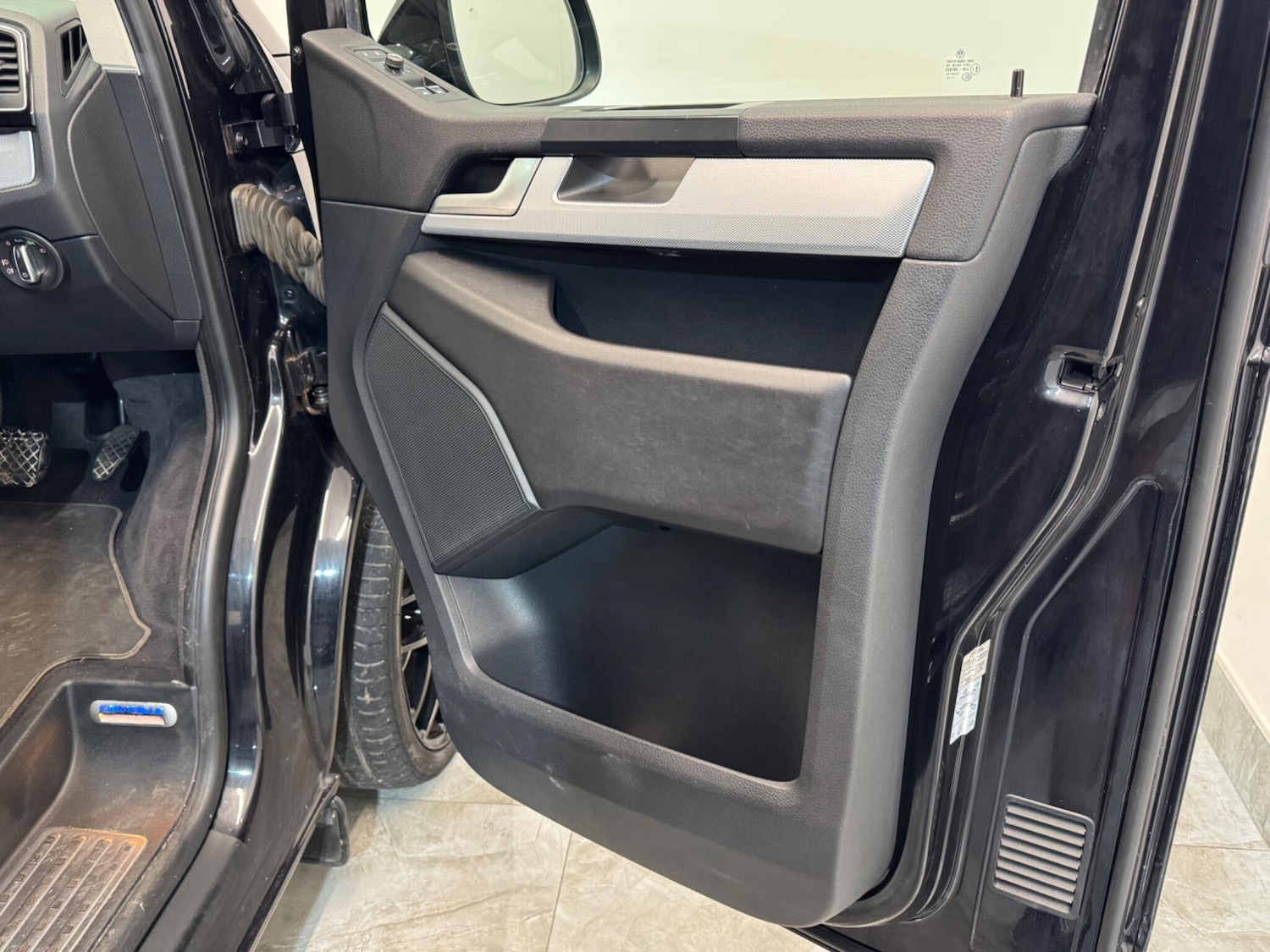 Used Volkswagen Caravelle 2016 for sale - 76592830: Photo 42