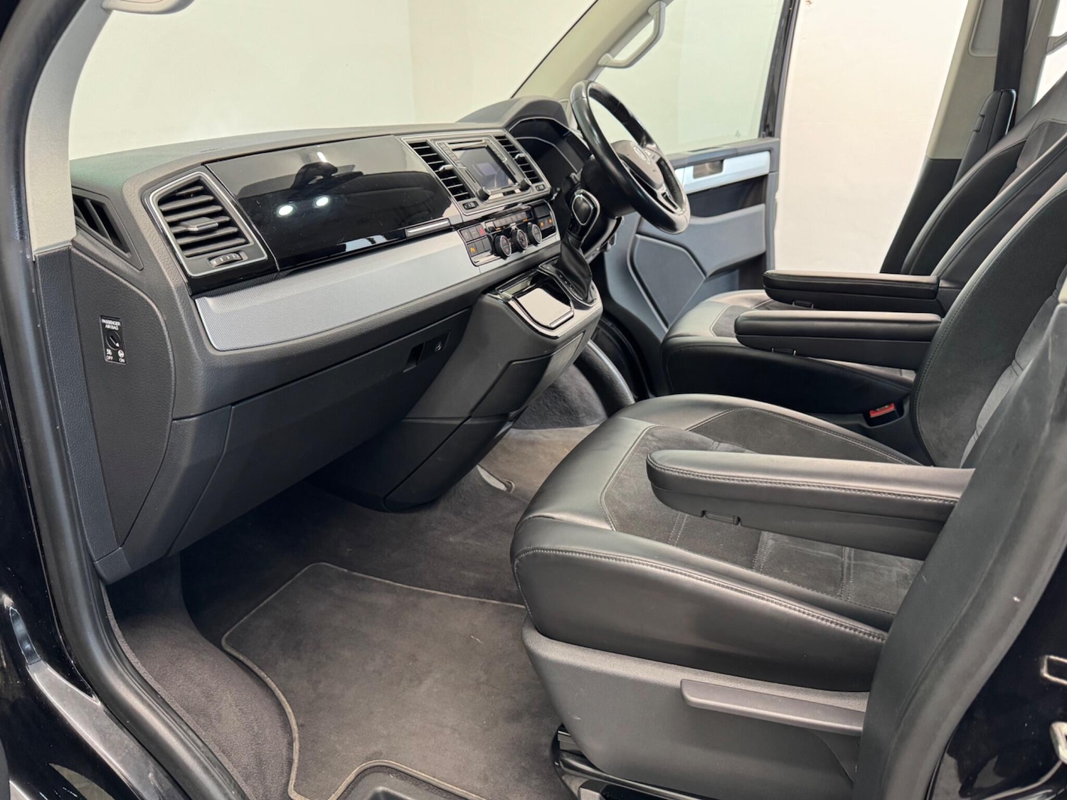 Used Volkswagen Caravelle 2016 for sale - 76592830: Photo 44