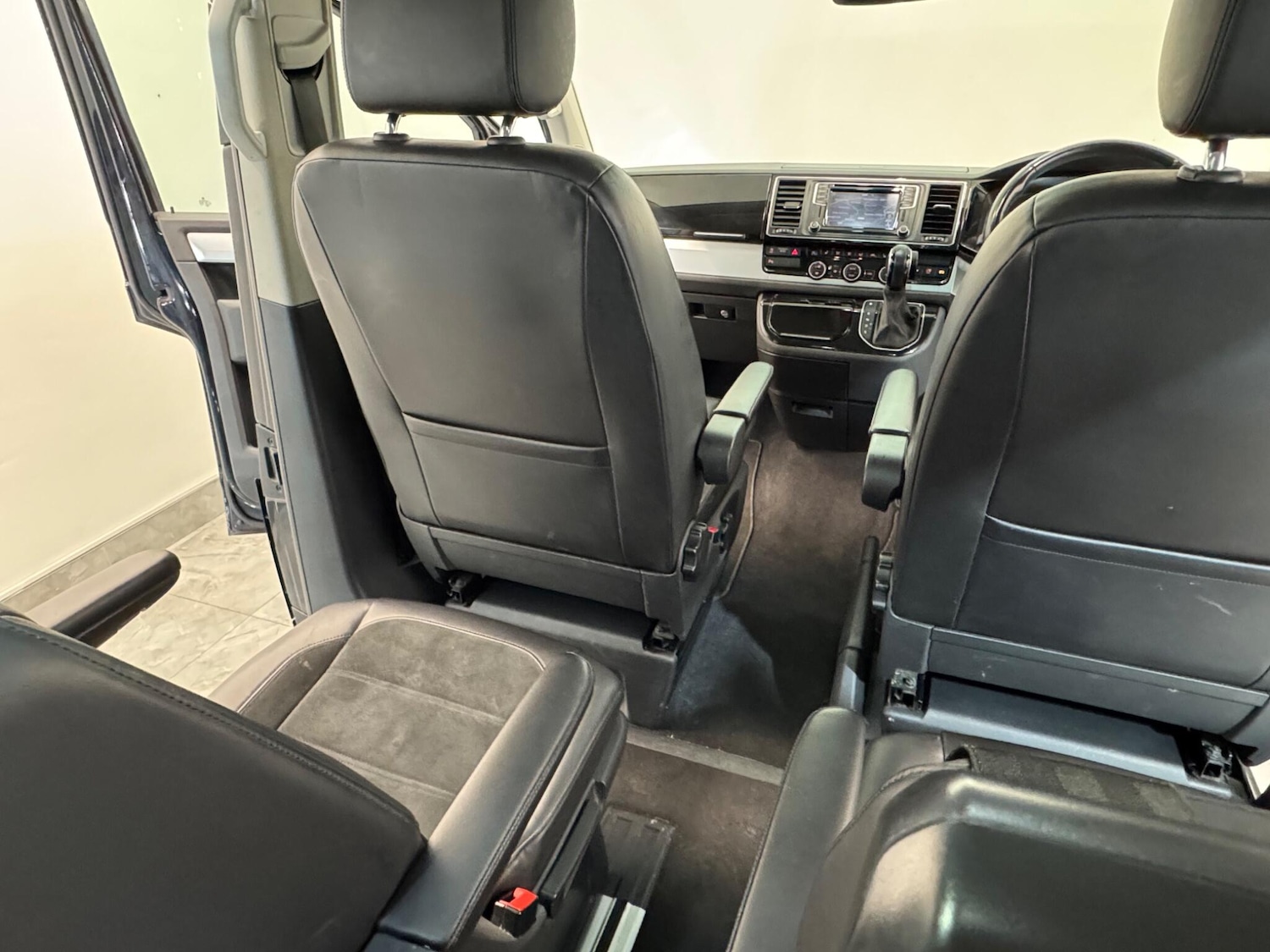 Used Volkswagen Caravelle 2016 for sale - 76592830: Photo 52