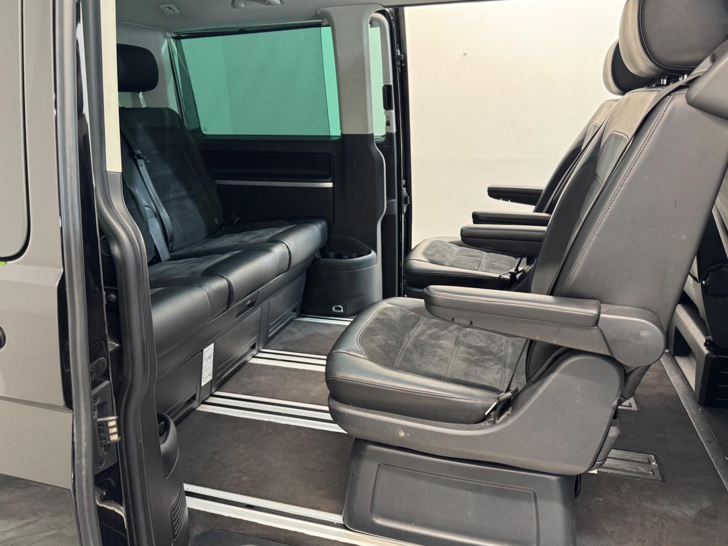 Used Volkswagen Caravelle 2016 for sale - 76592830: Photo 69