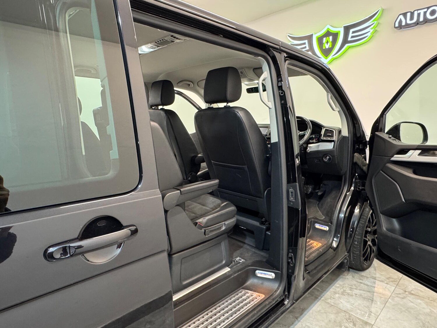 Used Volkswagen Caravelle 2016 for sale - 76592830: Photo 74