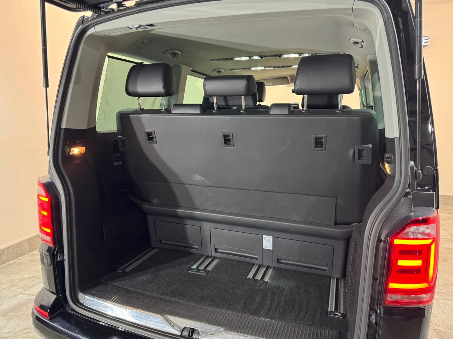 Used Volkswagen Caravelle 2016 for sale - 76592830: Photo 75