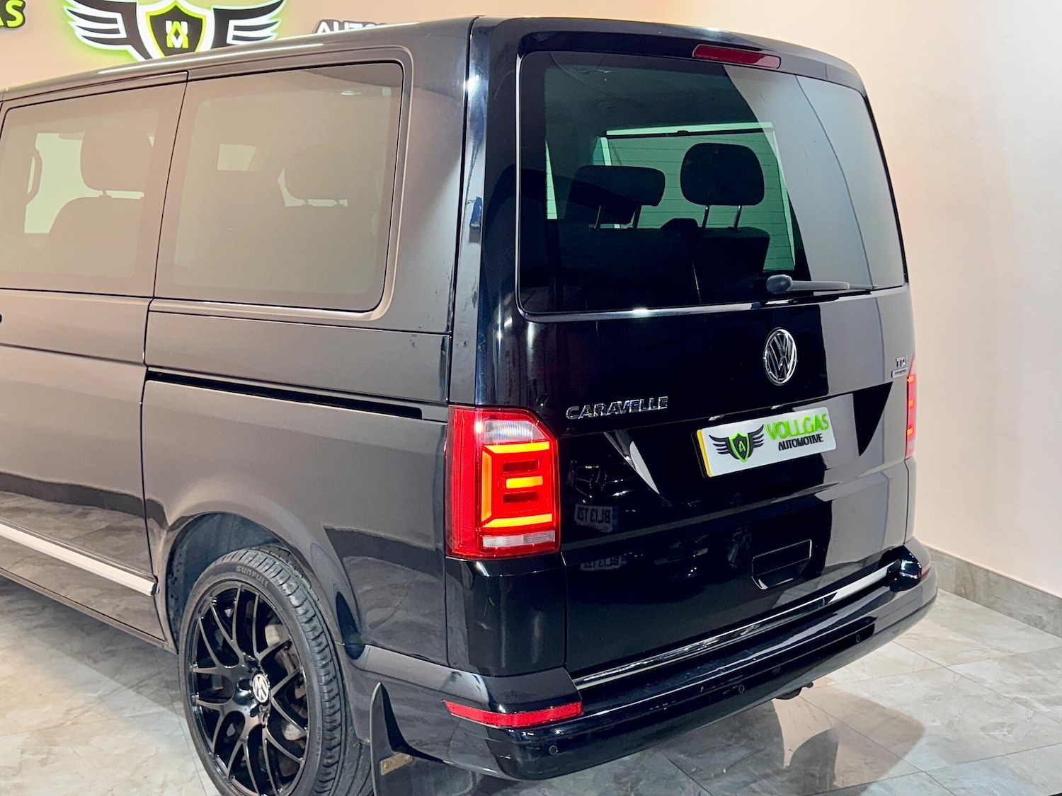 Used Volkswagen Caravelle 2016 for sale - 76592830: Photo 76