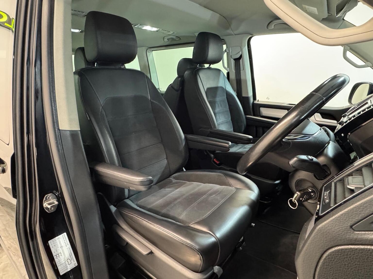 Used Volkswagen Caravelle 2016 for sale - 77063505: Photo 12