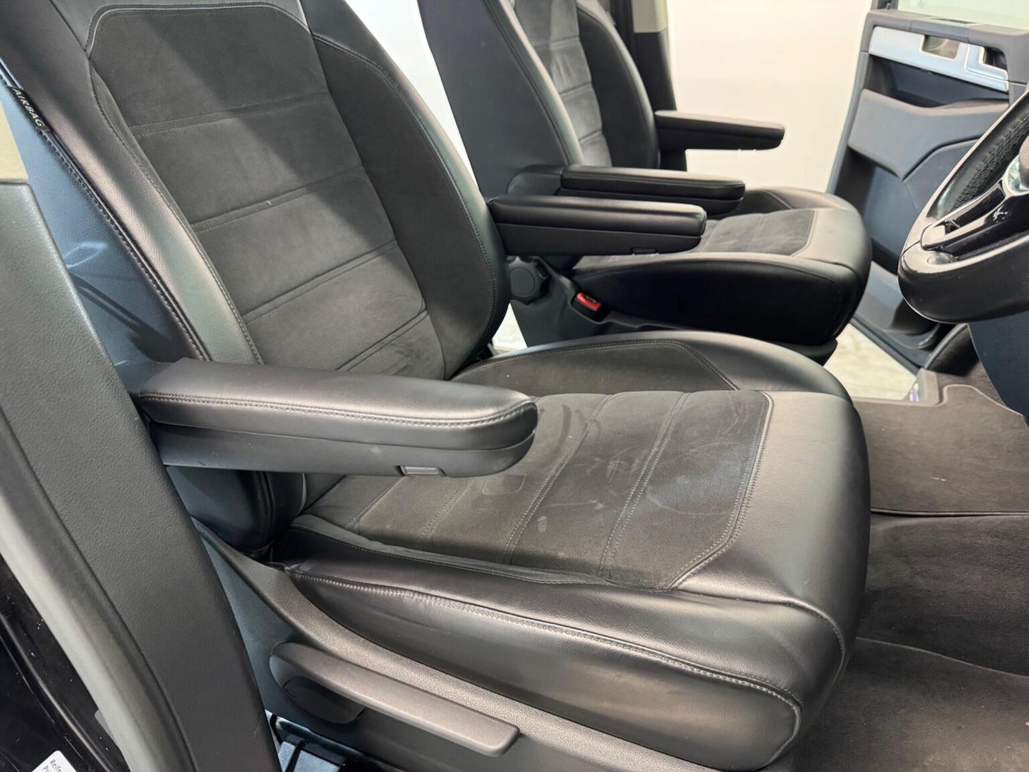 Used Volkswagen Caravelle 2016 for sale - 77063505: Photo 23