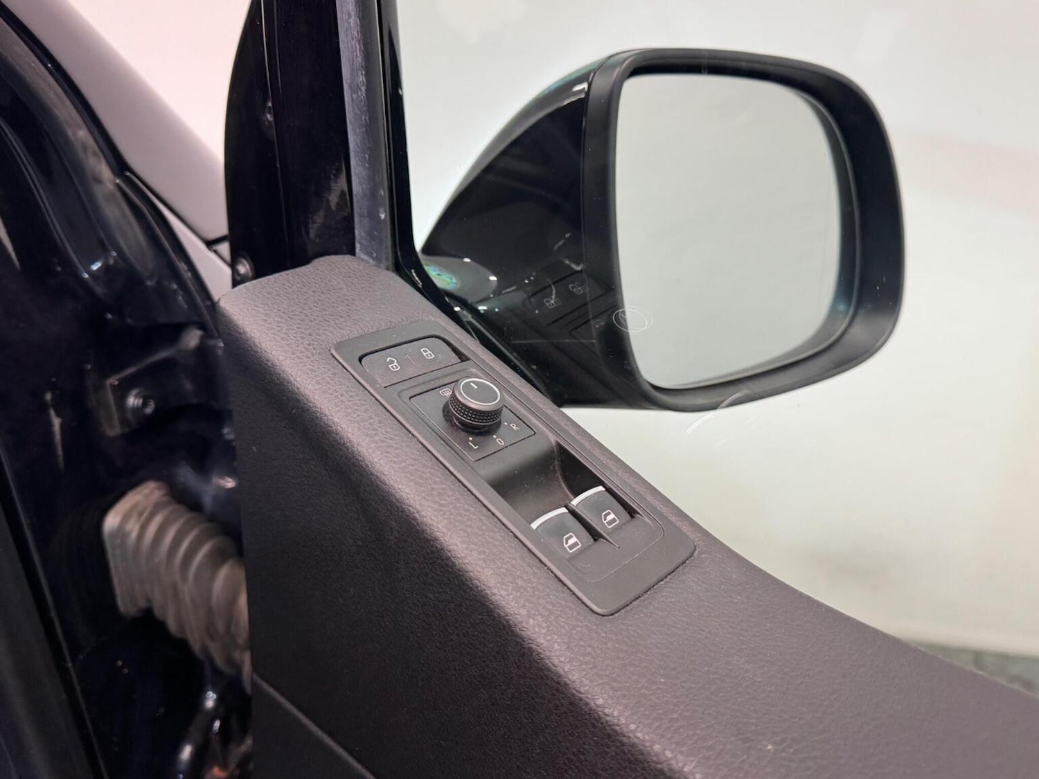 Used Volkswagen Caravelle 2016 for sale - 77063505: Photo 26